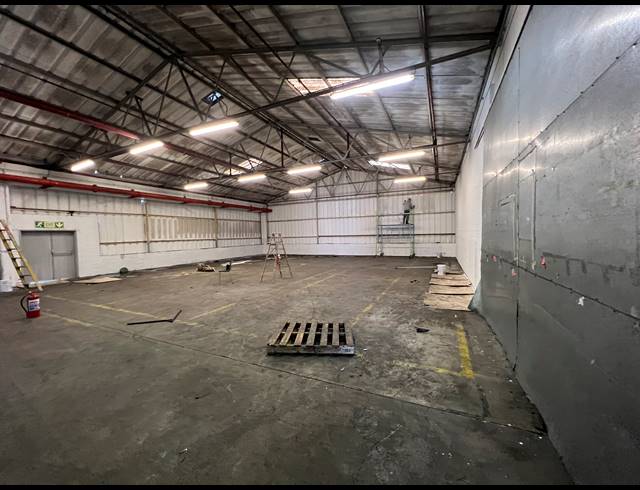 2,805M² WAREHOUSE TO LET IN BELLVILLE SOUTH